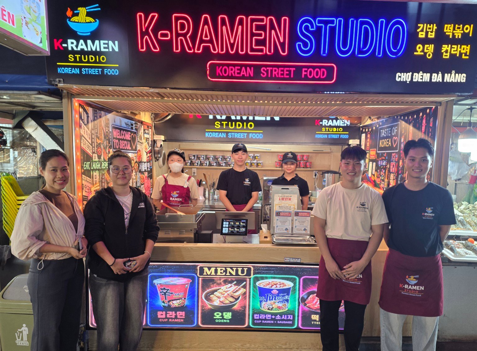 K-Ramen Studio Sơn Trà Night Market team