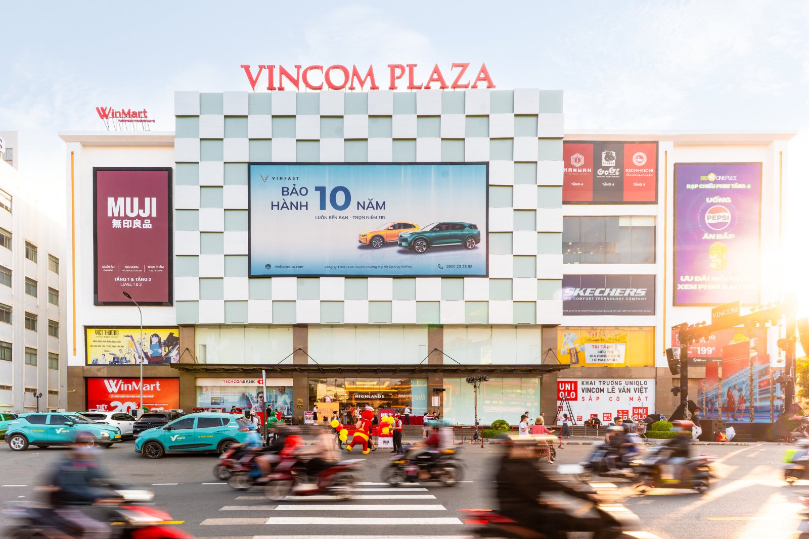 Vincom Plaza Lê Văn Việt exterior