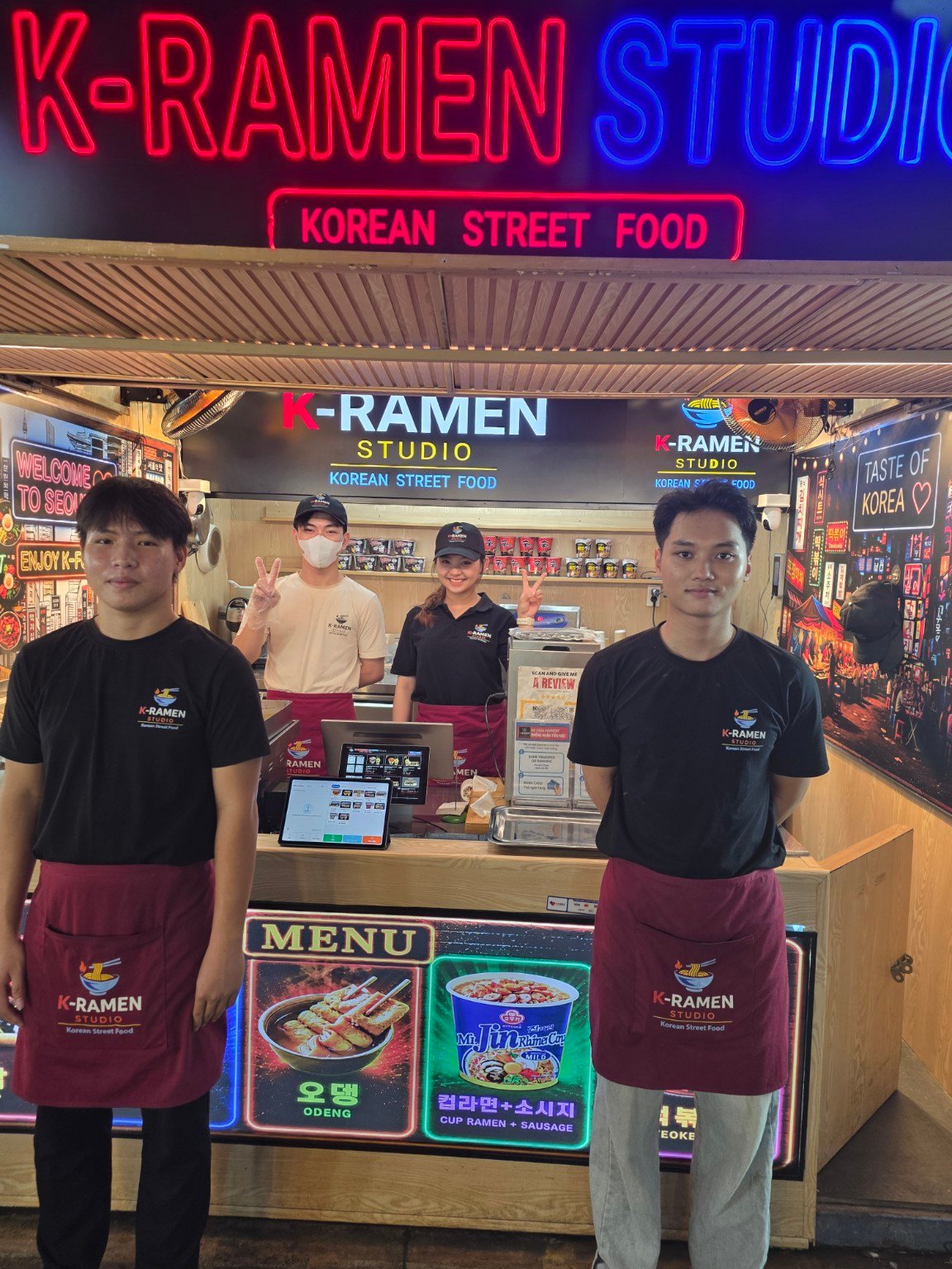 K-Ramen Studio team together at Son Tra Night Market